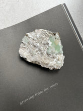 Load image into Gallery viewer, Heulandite with Green Apophyllite
