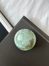 Load image into Gallery viewer, Green Moonstone Palm 010
